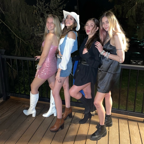 Meet your Posher, Lexie - Picture 4 of 9